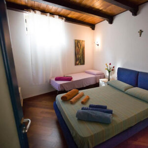 CASA CON UNA CAMERA DA LETTO